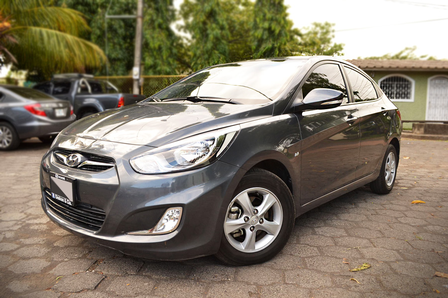 HYUNDAI ACCENT BLUE 2013