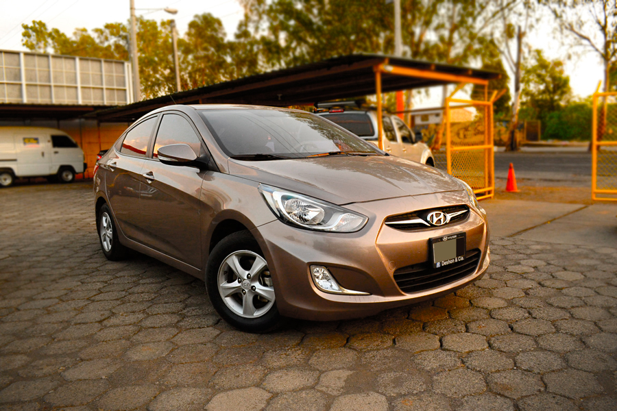 HYUNDAI ACCENT BLUE 2013