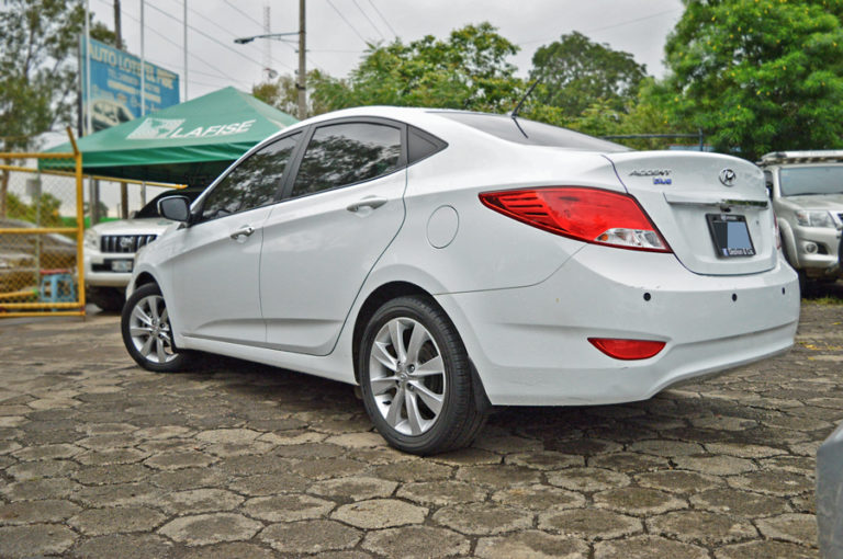 HYUNDAI ACCENT BLUE 2017